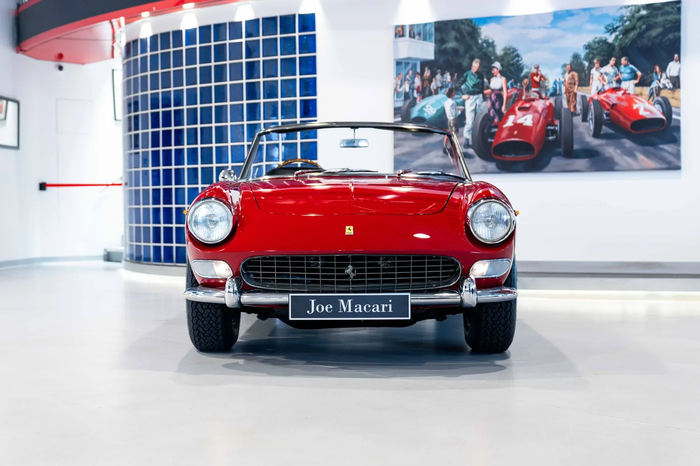 1965 Ferrari 275 GTS proposée par un spécialiste de la voiture de collection à London, Royaume-Uni, photo 2 sur 22