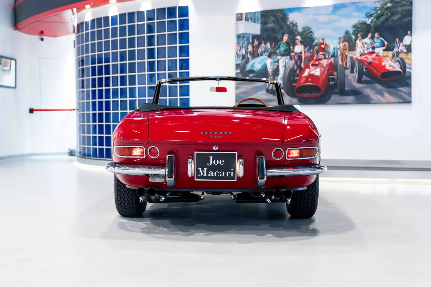 1965 Ferrari 275 GTS proposée par un spécialiste de la voiture de collection à London, Royaume-Uni, photo 8 sur 22