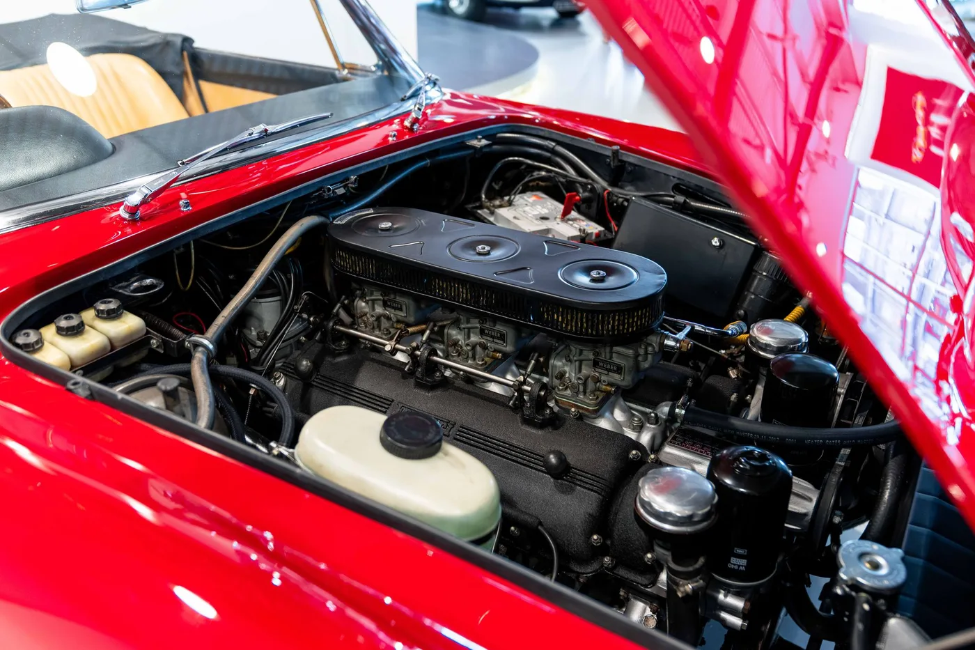 1965 Ferrari 275 GTS proposée par un spécialiste de la voiture de collection à London, Royaume-Uni, photo 21 sur 22