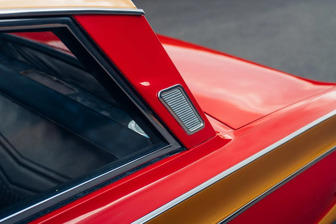 1965 Ford Cortina GT proposée par un concessionnaire spécialisé à Chorleywood, Royaume-Uni, photo 14 sur 15
