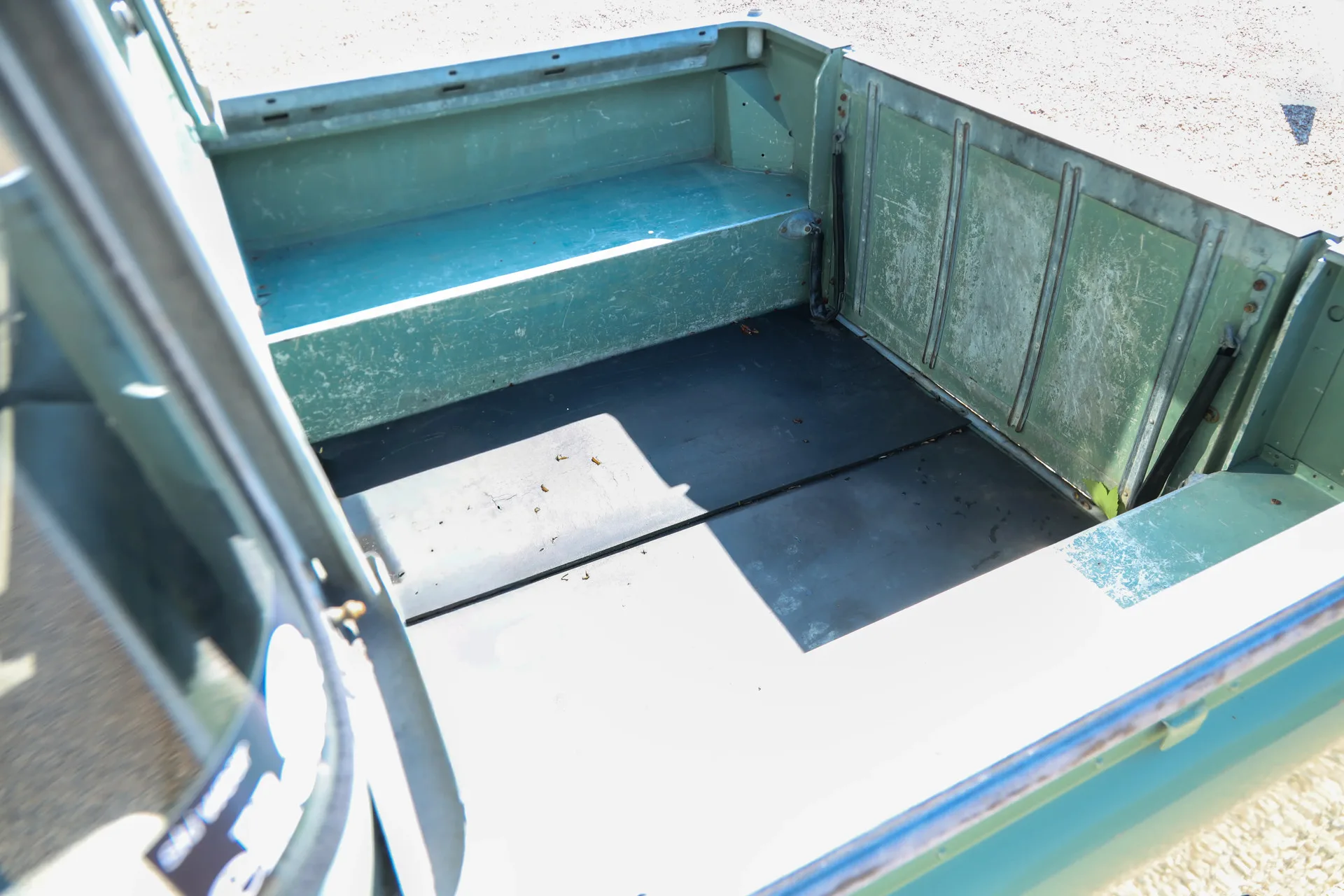 1965 Land Rover Series IIA 88 Truck Cab, 29/30
