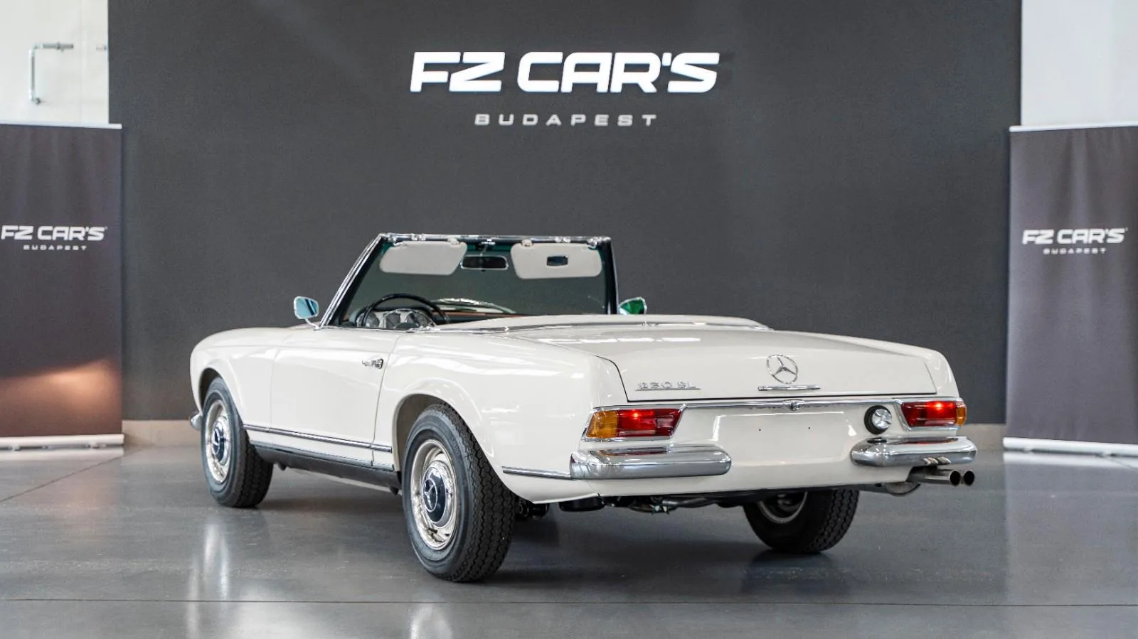 1965 Mercedes-Benz 230 SL, 3/15