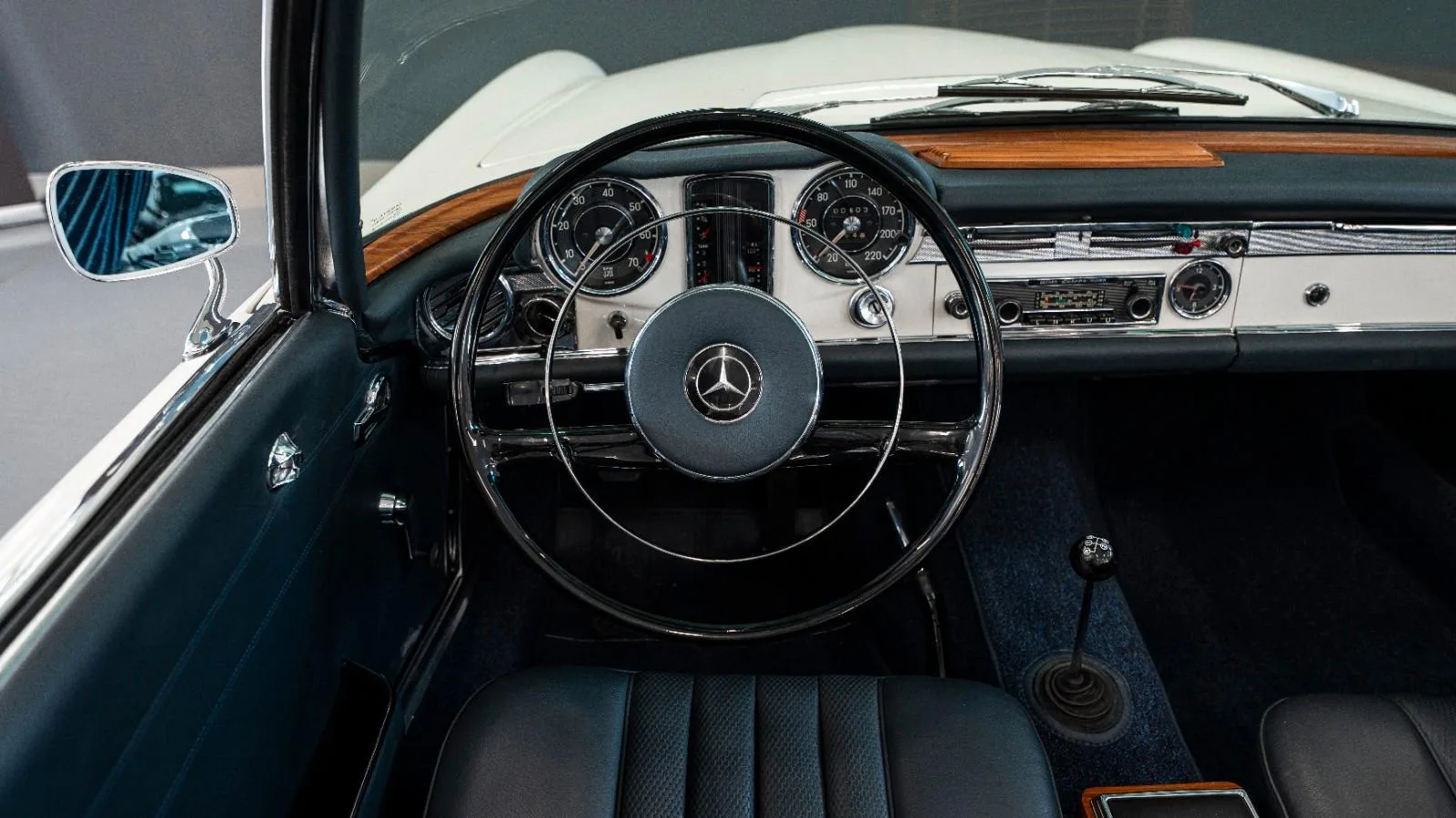1965 Mercedes-Benz 230 SL, 9/15