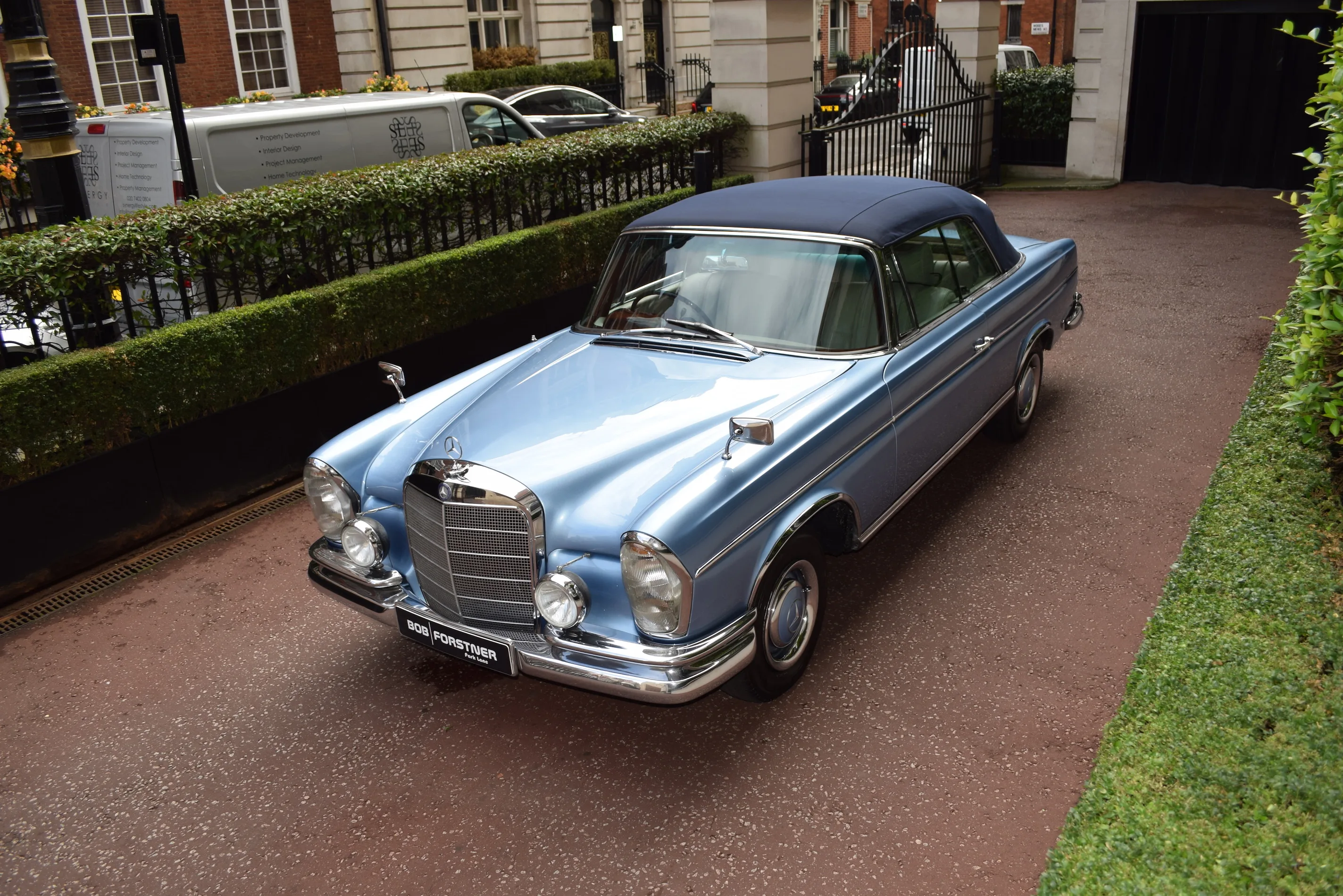 1965 Mercedes-Benz 300 SE Cabriolet, 4/30