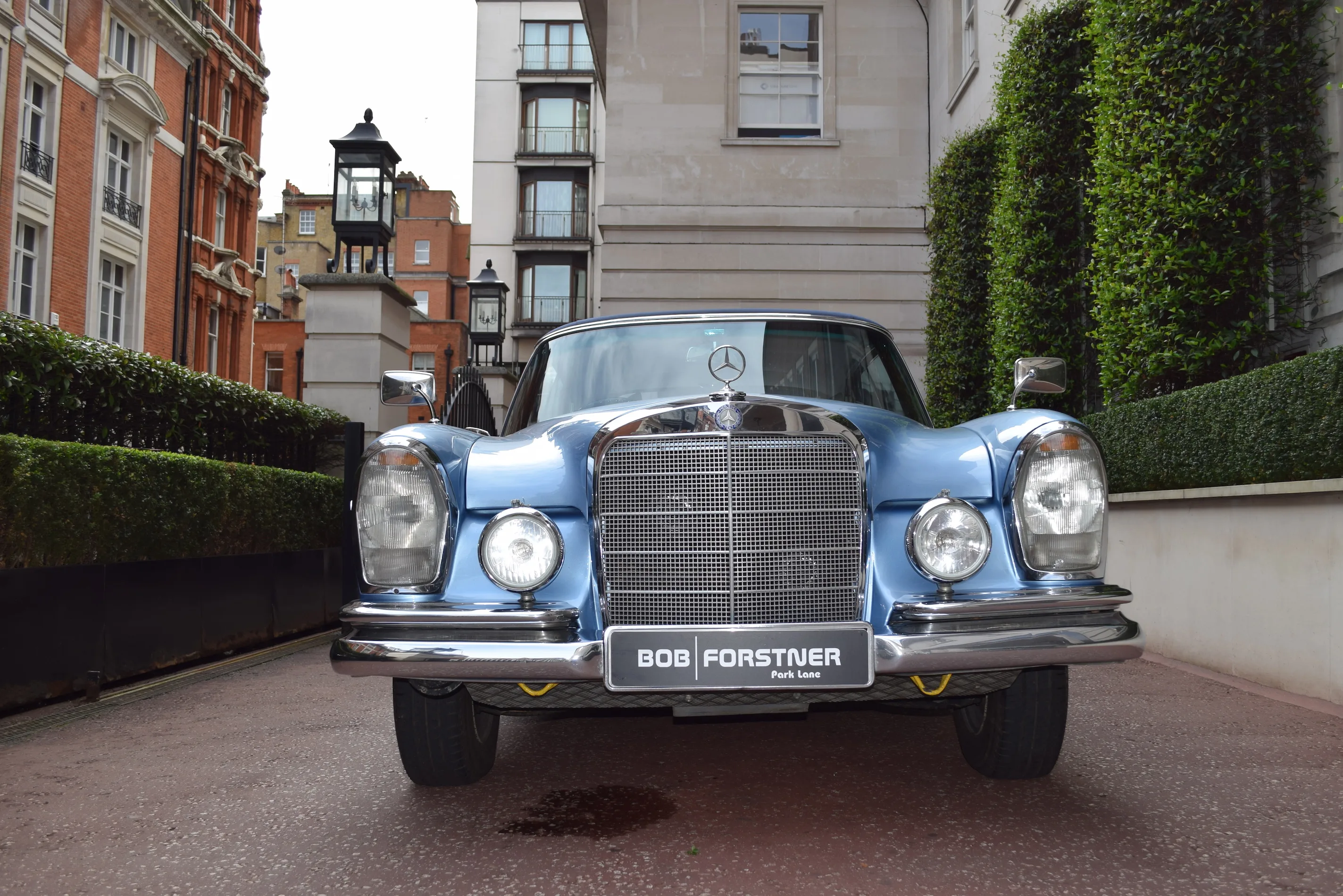 1965 Mercedes-Benz 300 SE Cabriolet, 6/30