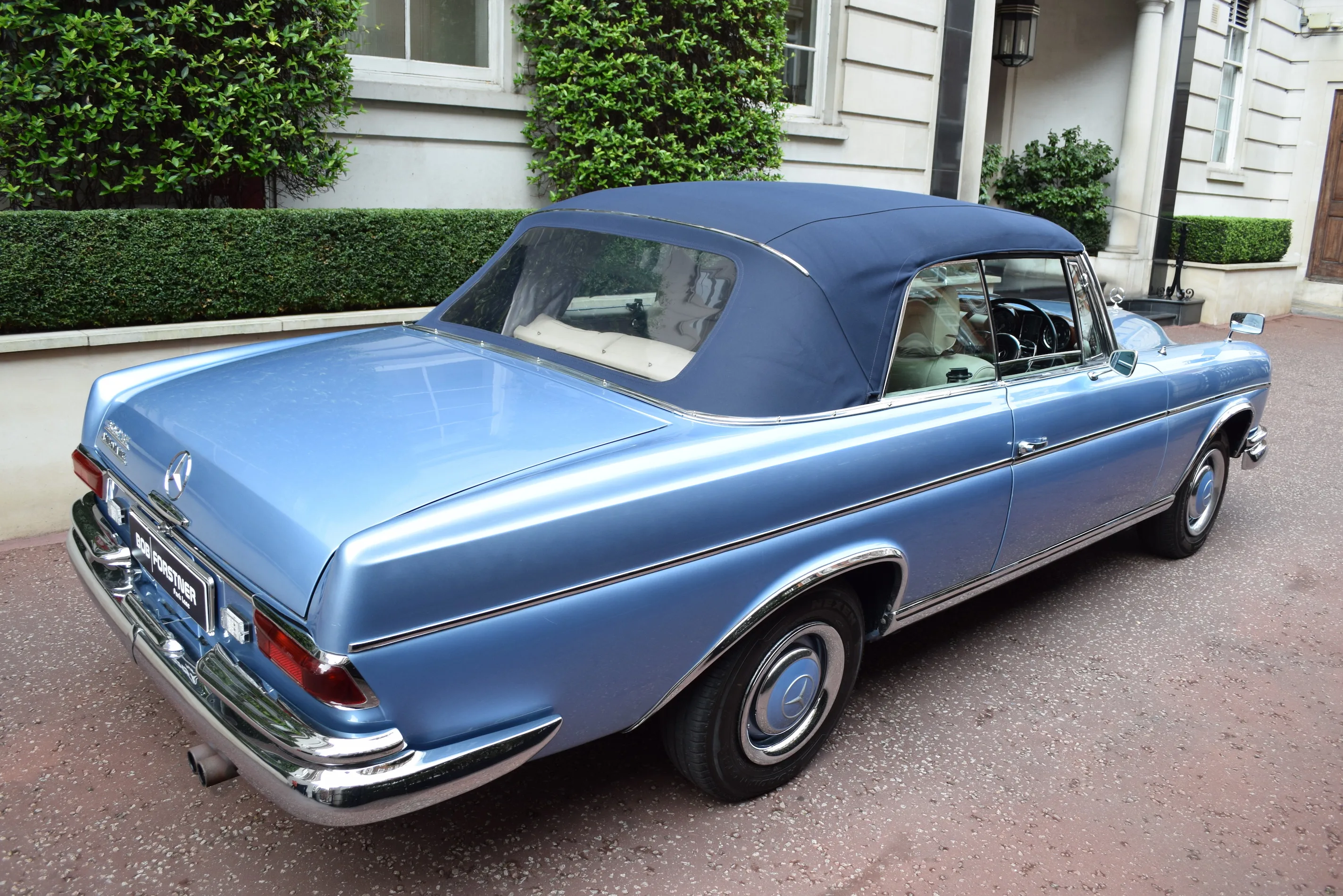 1965 Mercedes-Benz 300 SE Cabriolet, 8/30