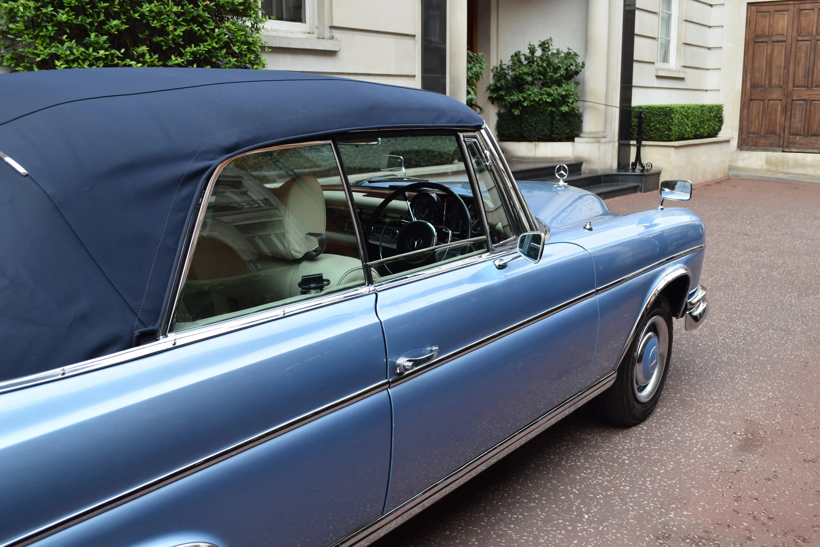 1965 Mercedes-Benz 300 SE Cabriolet, 9/30