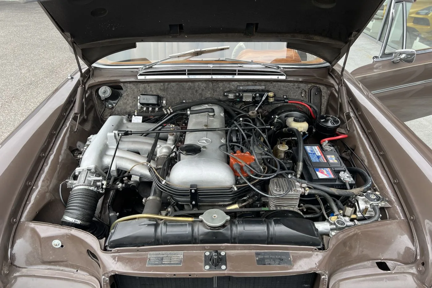1965 Mercedes-Benz 300 SE Cabriolet proposée par un concessionnaire spécialisé à Písek, Tchéquie, photo 17 sur 17