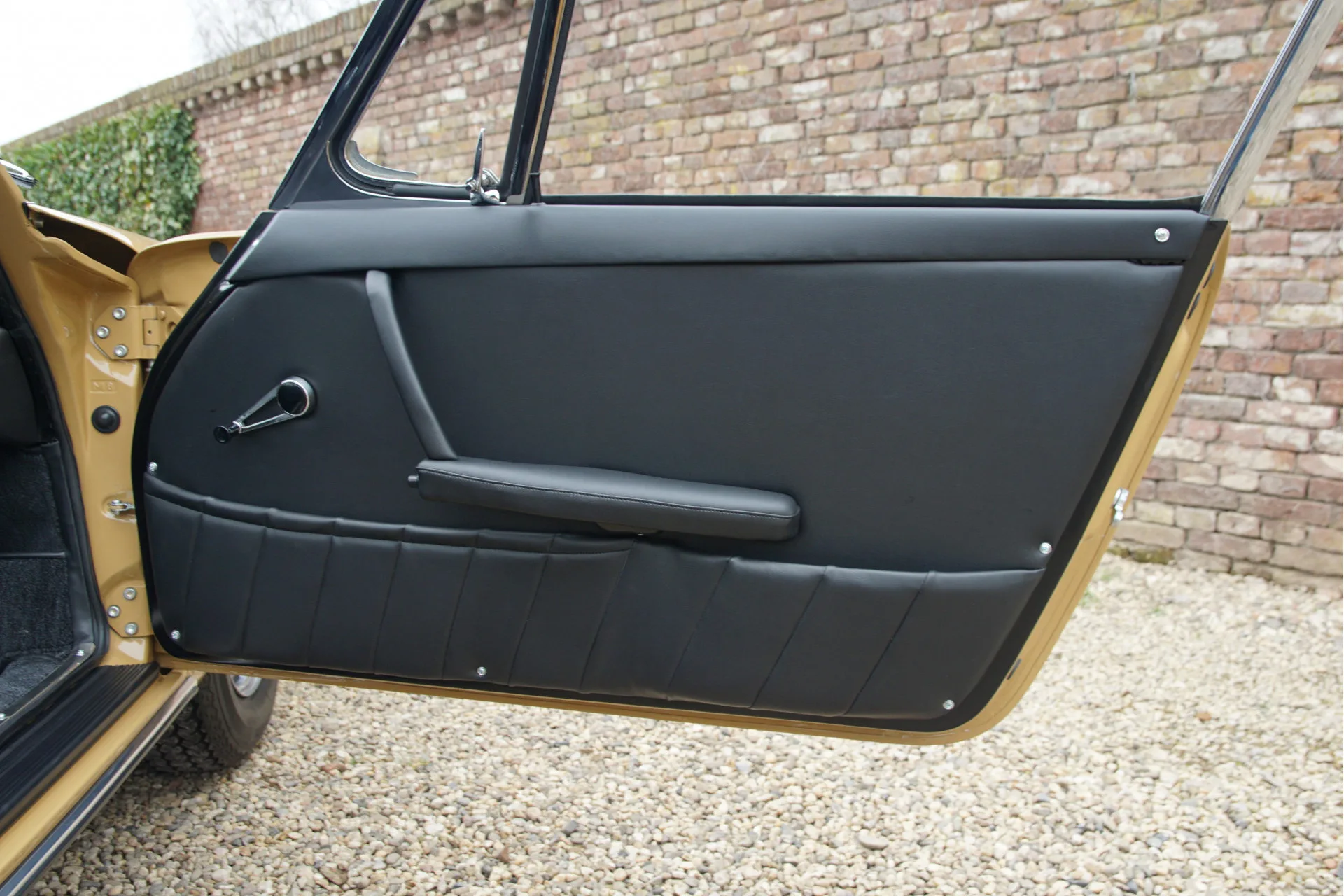 1965 Porsche 911 2.0 SWB, 17/30