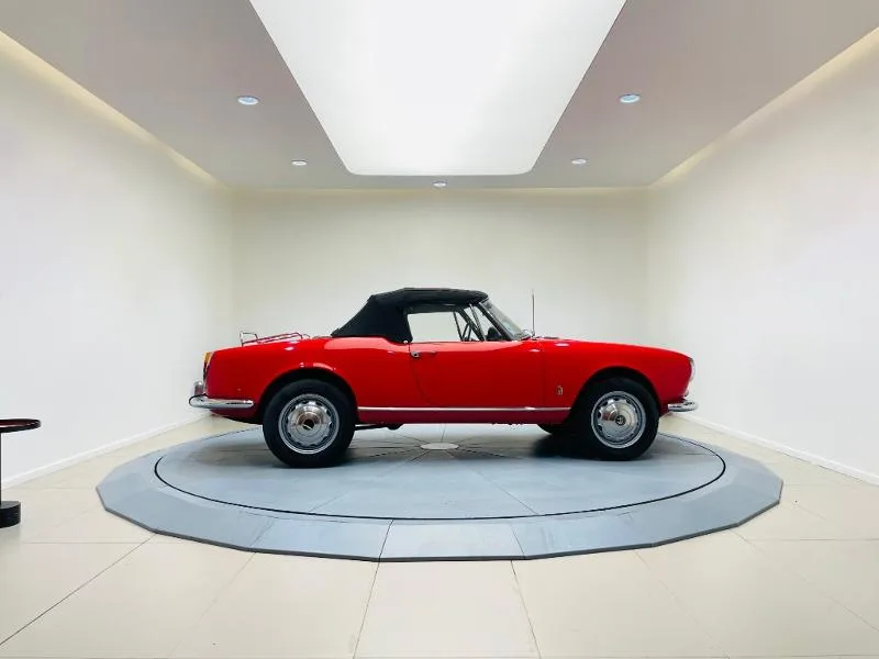 1966 Alfa Romeo Giulia Spider, 7/12
