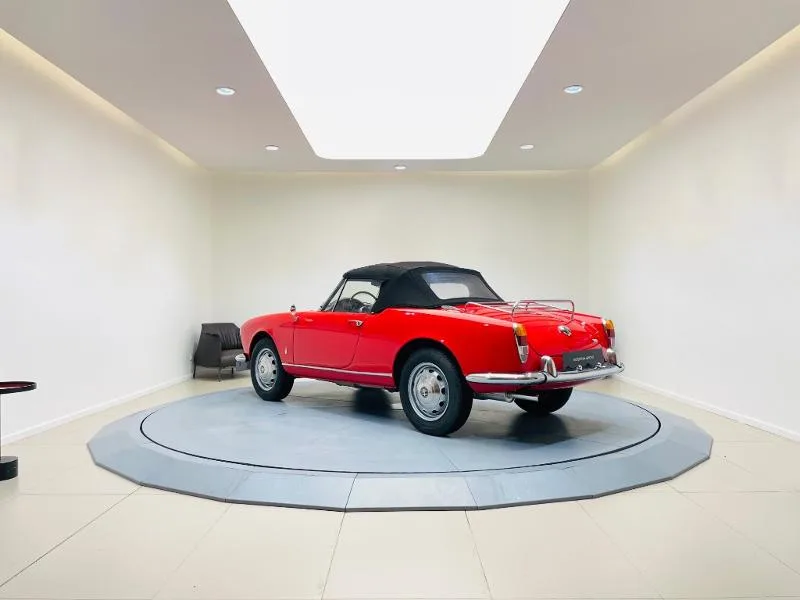 1966 Alfa Romeo Giulia Spider, 10/12