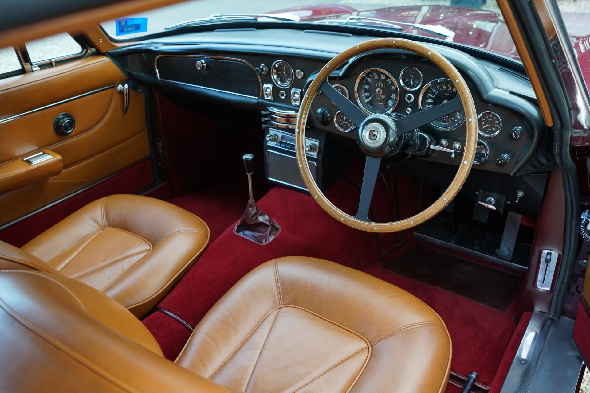 1966 Aston Martin DB6 Vantage, 8/30