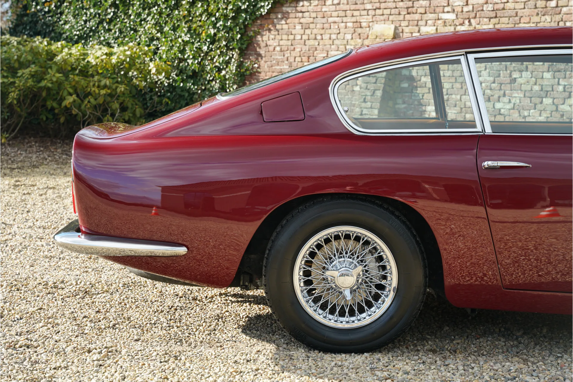 1966 Aston Martin DB6 Vantage, 9/30
