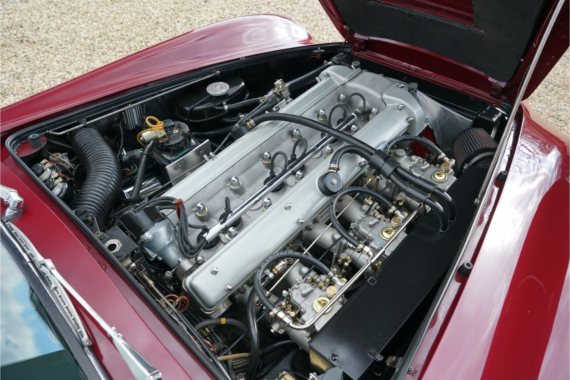 1966 Aston Martin DB6 Vantage, 10/30