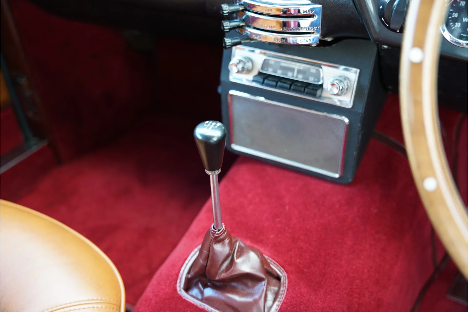 1966 Aston Martin DB6 Vantage, 12/30