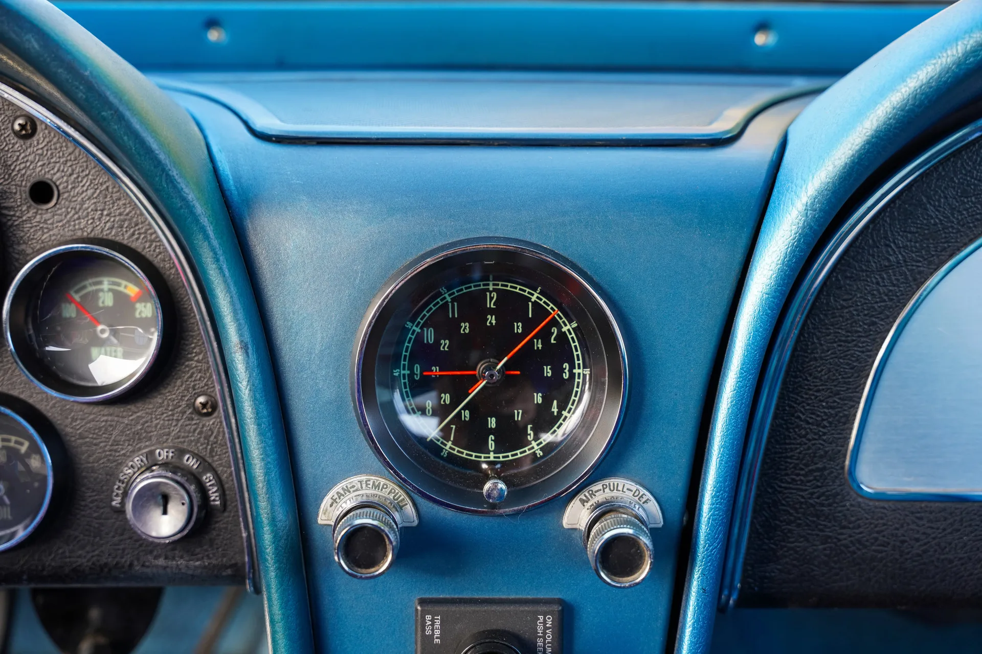 1966 Chevrolet Corvette C2 Sting Ray Coupé, 30/30