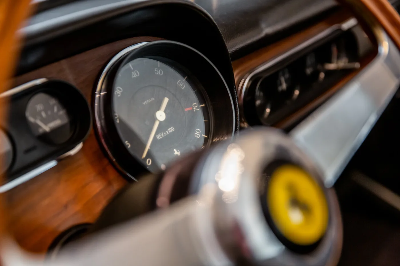 1966 Ferrari 275 GTS offered by a specialist dealer in Hengelo, Netherlands, photo 9 of 15