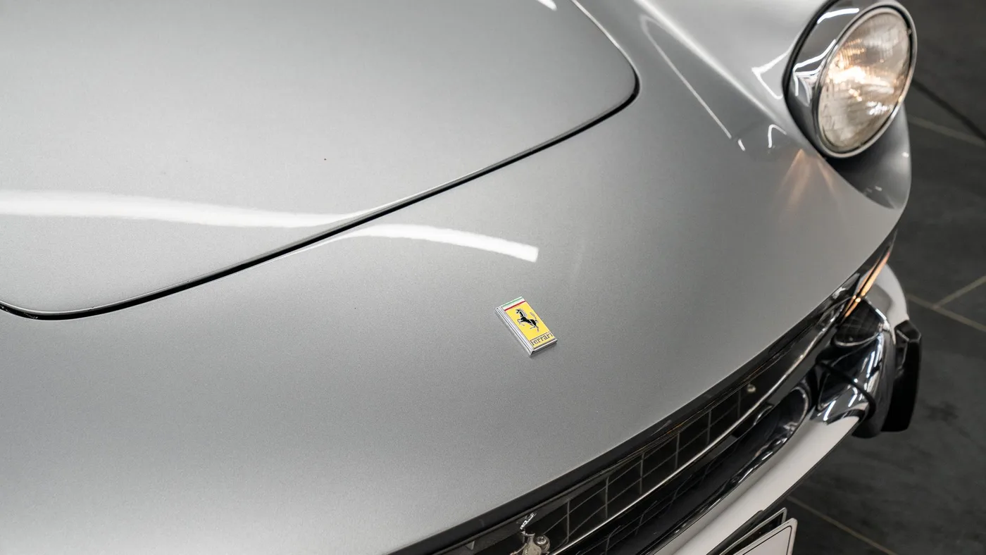 1966 Ferrari 330 GT 2+2 Series II proposée par un concessionnaire spécialisé à Swadlincote, Royaume-Uni, photo 6 sur 15