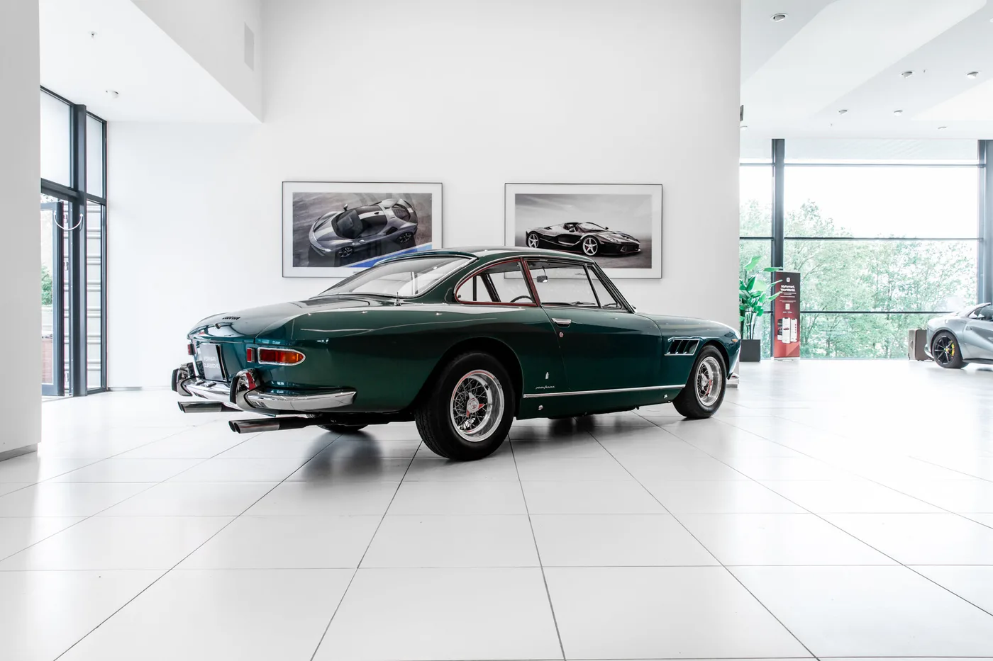 1966 Ferrari 330 GT offered by a specialist dealer in Hengelo, Netherlands, photo 4 of 15