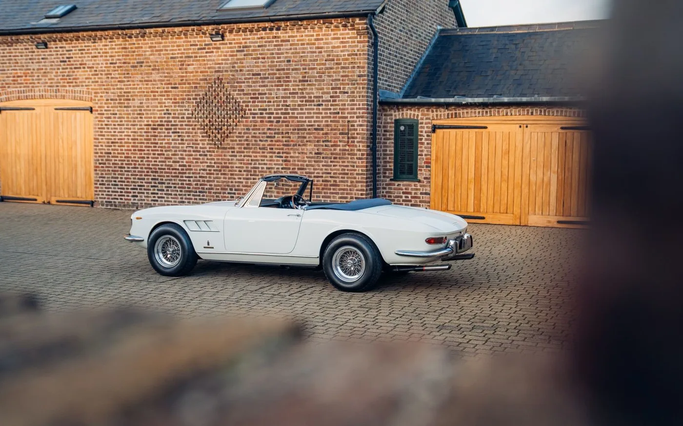 1966 Ferrari 330 GTS offered by a specialist dealer in Chorleywood, United Kingdom, photo 6 of 15