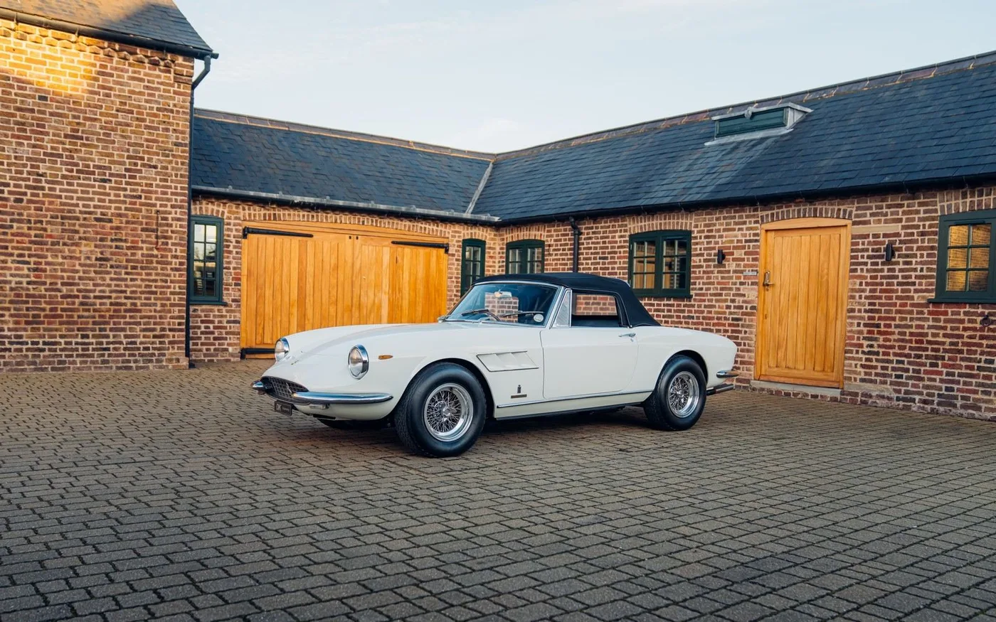 1966 Ferrari 330 GTS offered by a specialist dealer in Chorleywood, United Kingdom, photo 9 of 15