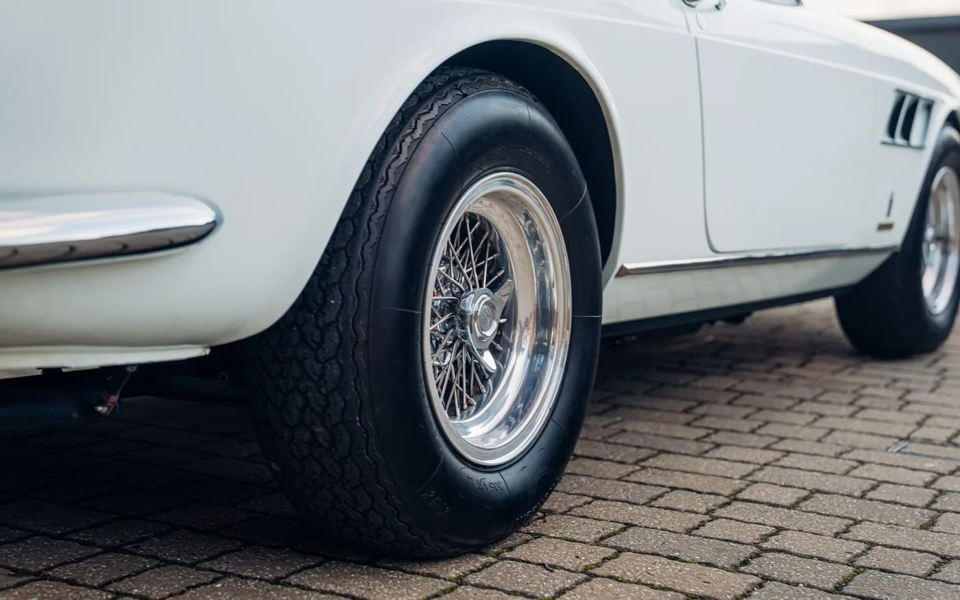 1966 Ferrari 330 GTS offered by a specialist dealer in Chorleywood, United Kingdom, photo 12 of 15