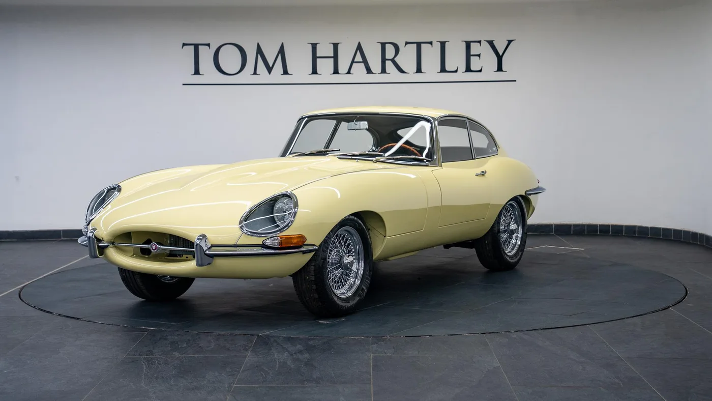 1966 Jaguar E-Type 4.2 Coupé offered by a specialist dealer in Swadlincote, United Kingdom, photo 3 of 15