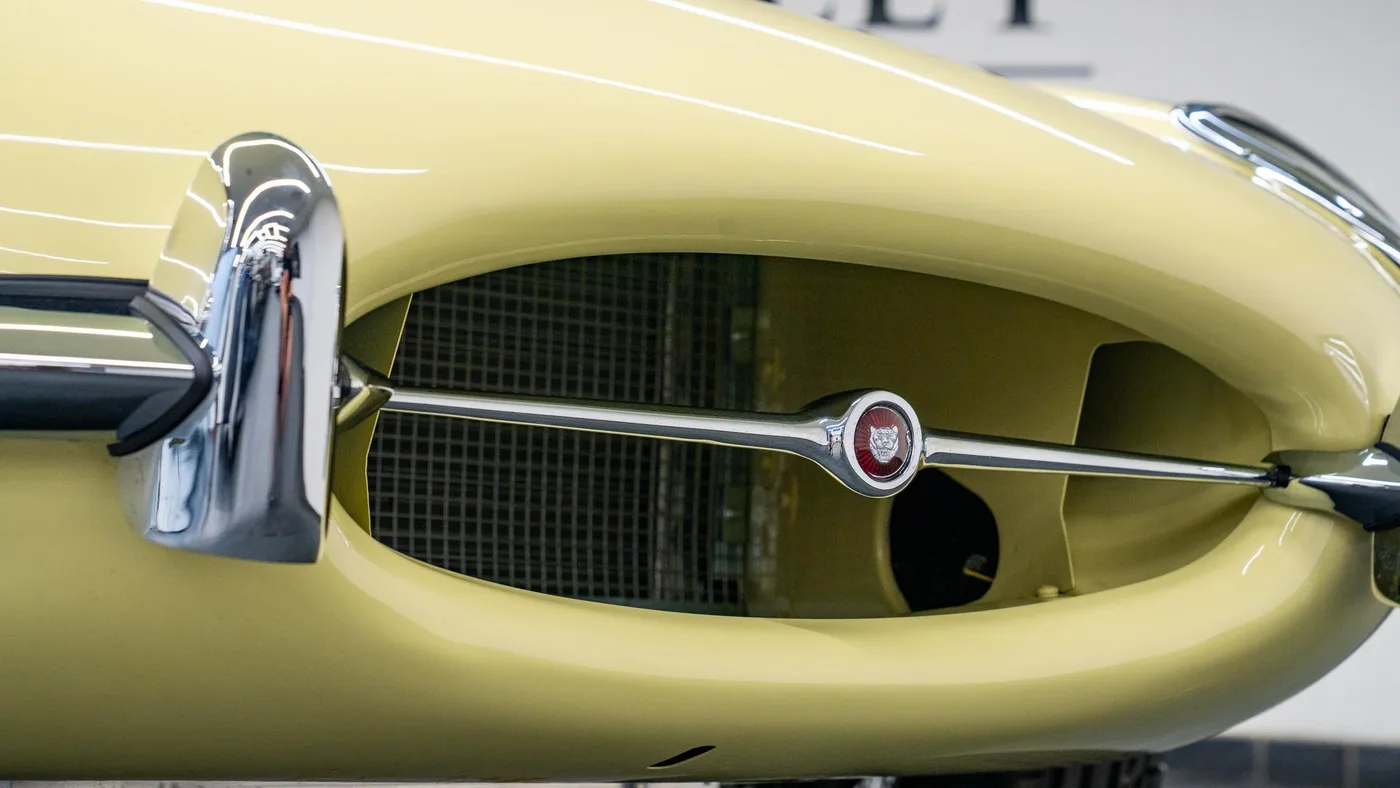 1966 Jaguar E-Type 4.2 Coupé offered by a specialist dealer in Swadlincote, United Kingdom, photo 10 of 15