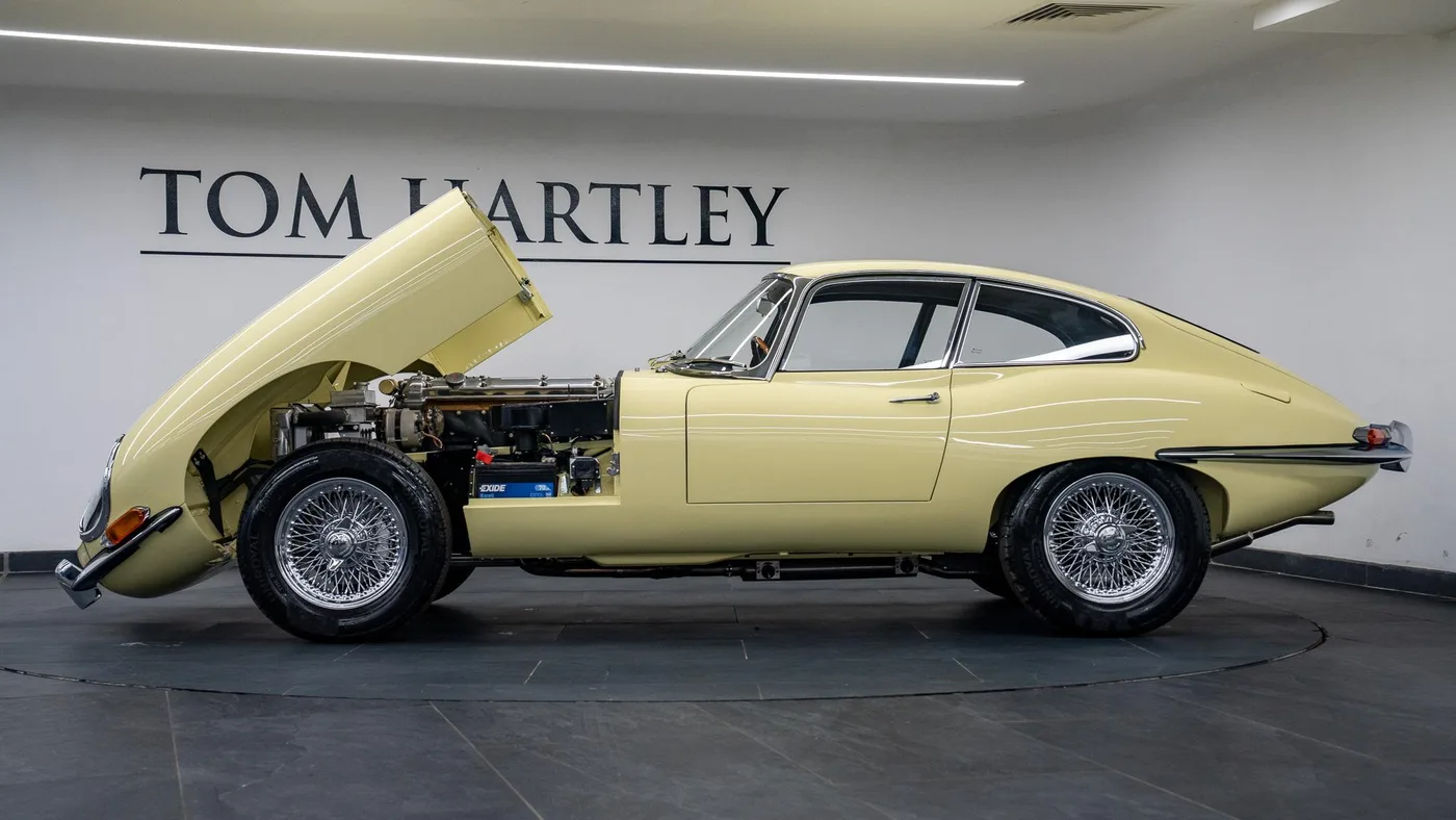 1966 Jaguar E-Type 4.2 Coupé offered by a specialist dealer in Swadlincote, United Kingdom, photo 15 of 15