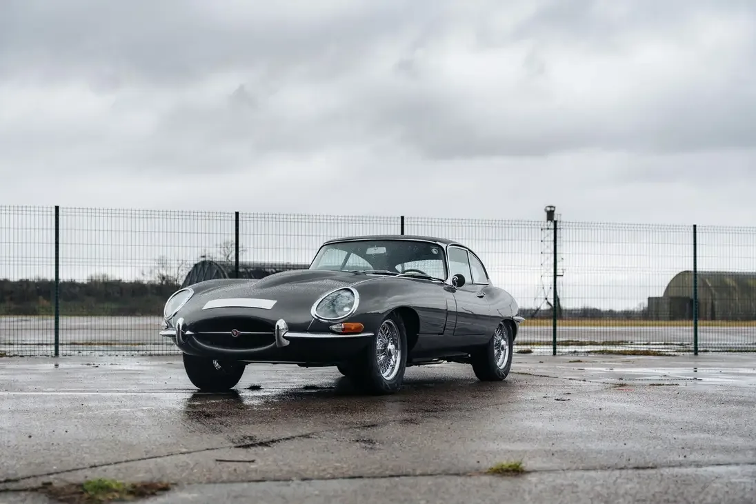 1966 Jaguar E-Type Series 1 4.2 Coupé angeboten von einem Fachhändler in Paris, Frankreich, Hauptfoto