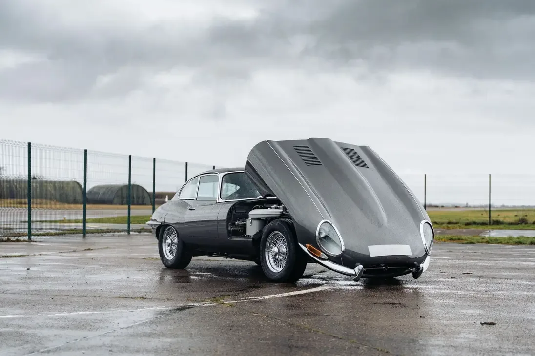 1966 Jaguar E-Type Series 1 4.2 Coupé, 3/30