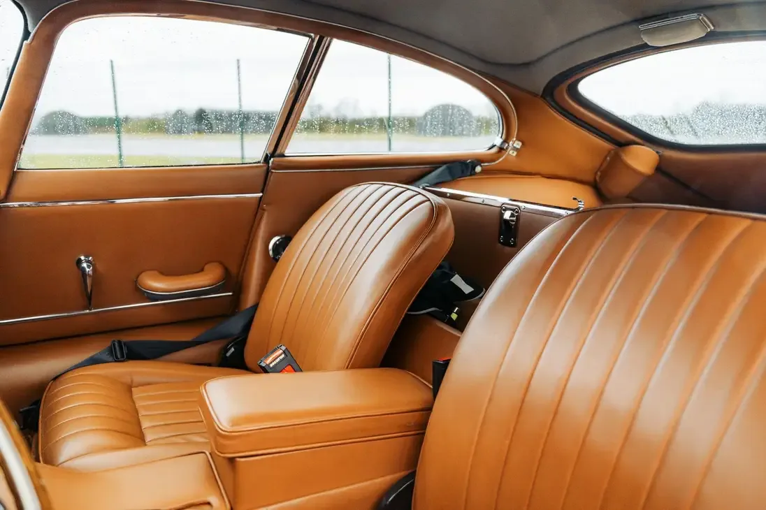 1966 Jaguar E-Type Series 1 4.2 Coupé, 28/30