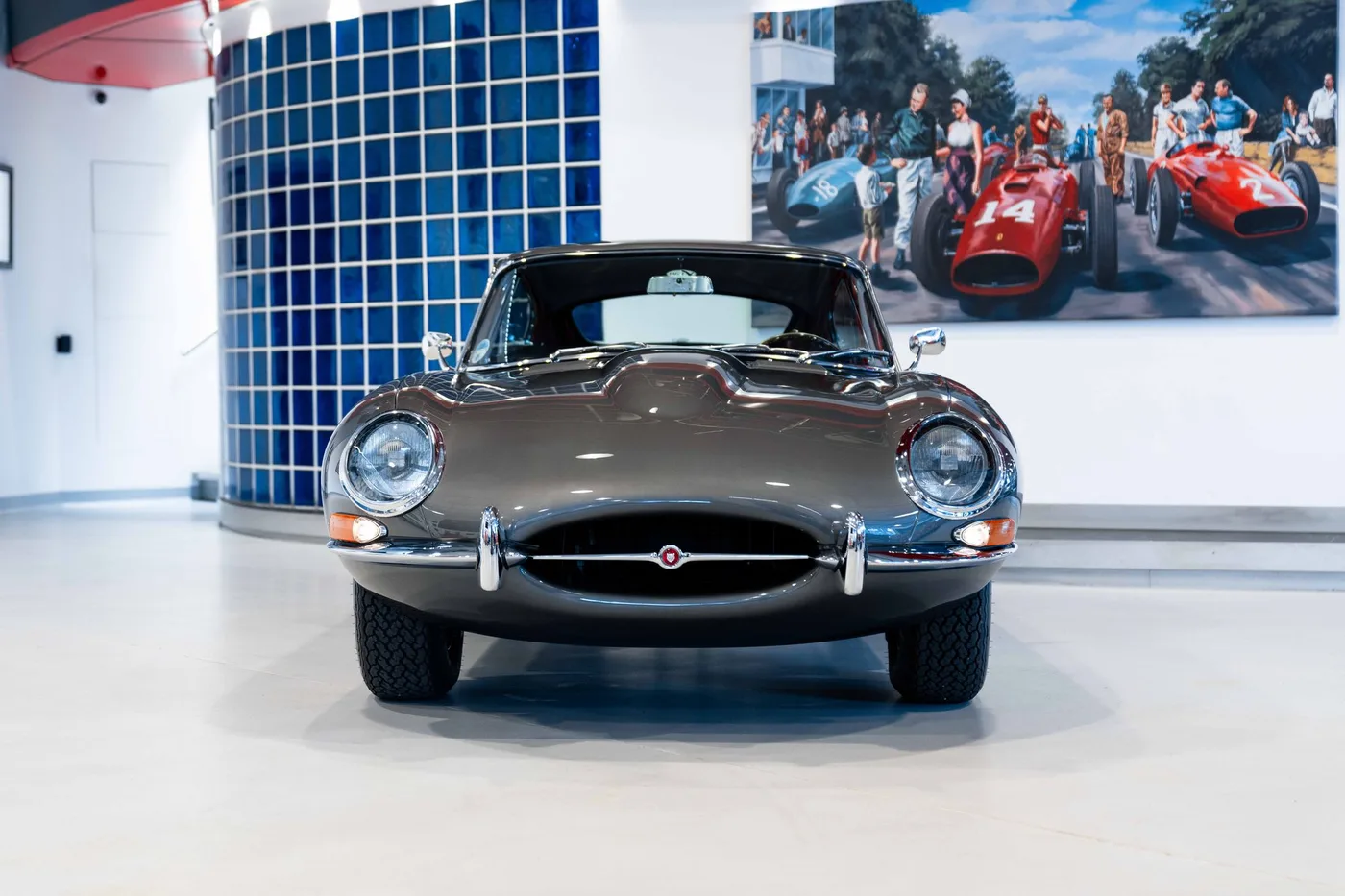 1966 Jaguar E-Type offered by a collector car specialist in London, United Kingdom, photo 2 of 20