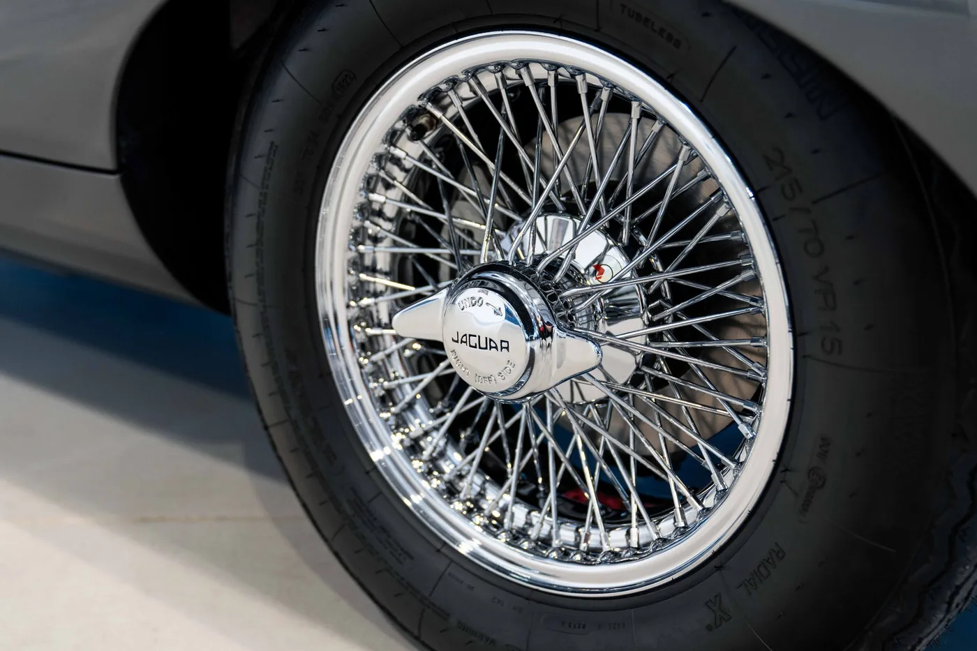 1966 Jaguar E-Type offered by a collector car specialist in London, United Kingdom, photo 9 of 20