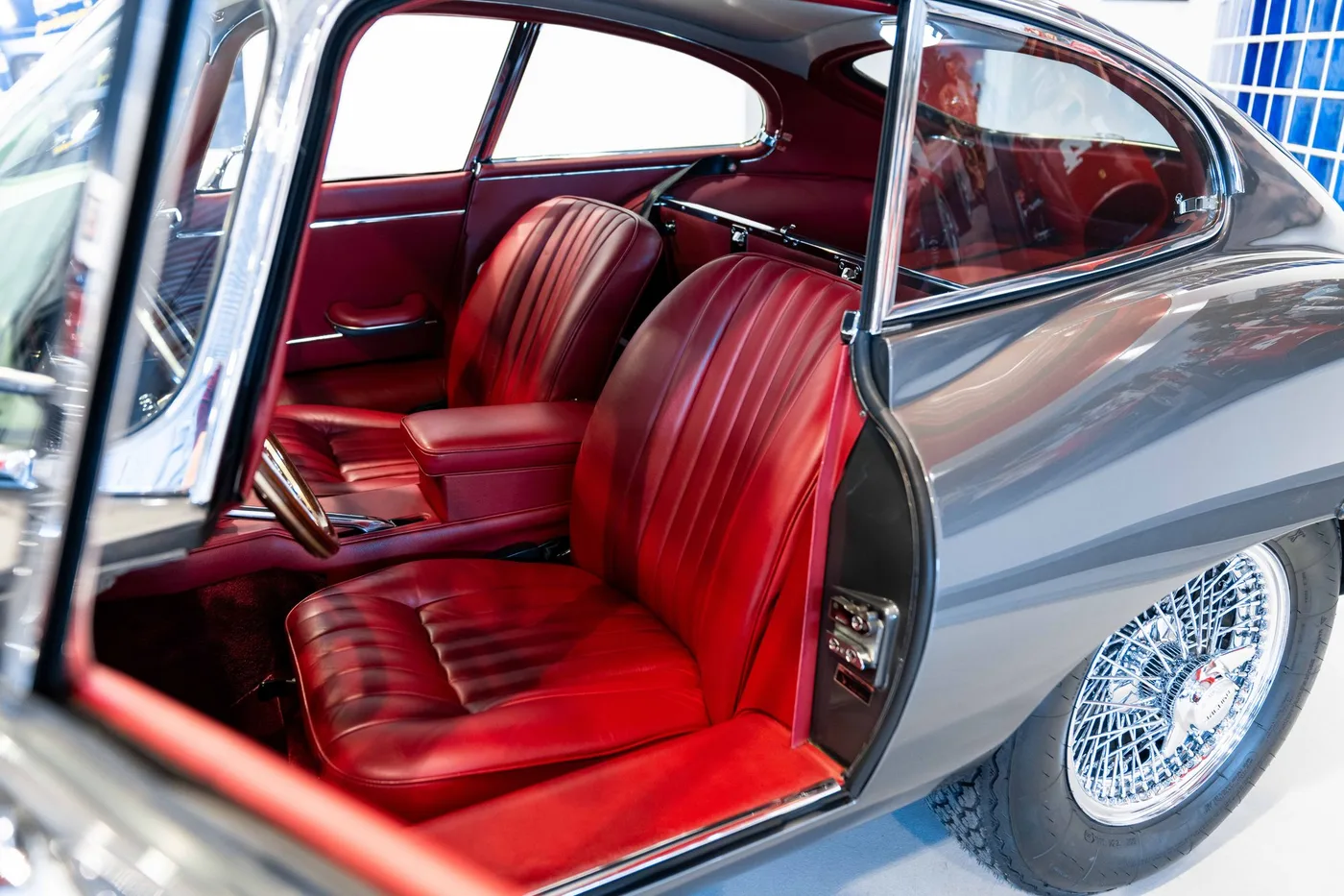 1966 Jaguar E-Type offered by a collector car specialist in London, United Kingdom, photo 11 of 20