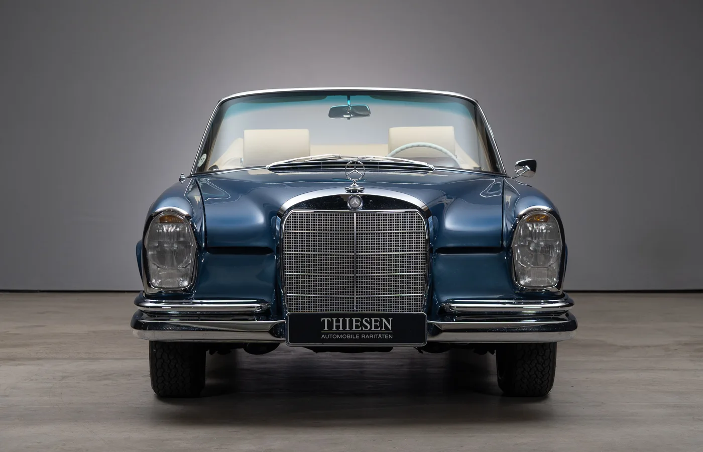 1966 Mercedes-Benz 250 SE Cabriolet, 3/30