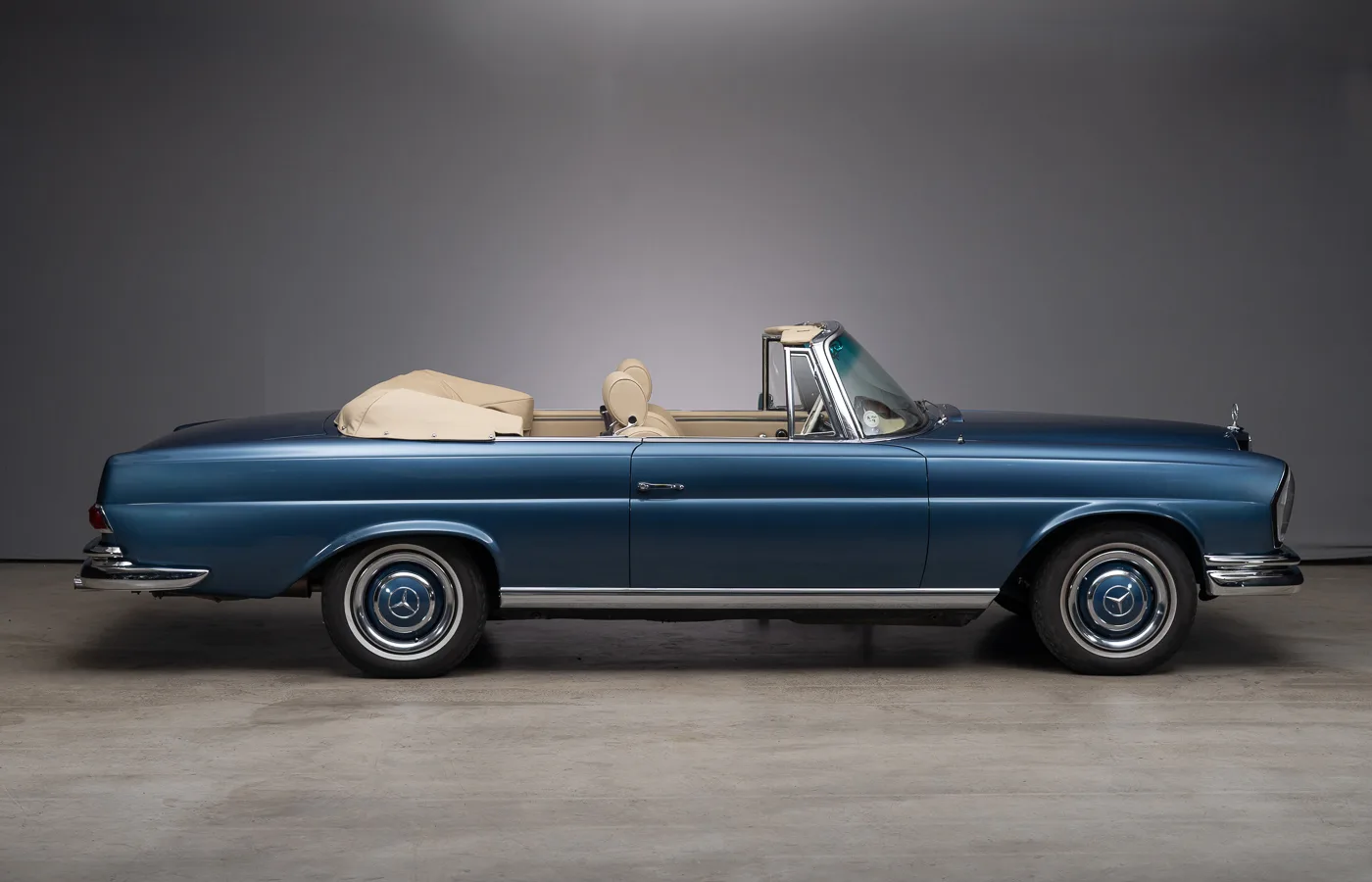 1966 Mercedes-Benz 250 SE Cabriolet, 6/30
