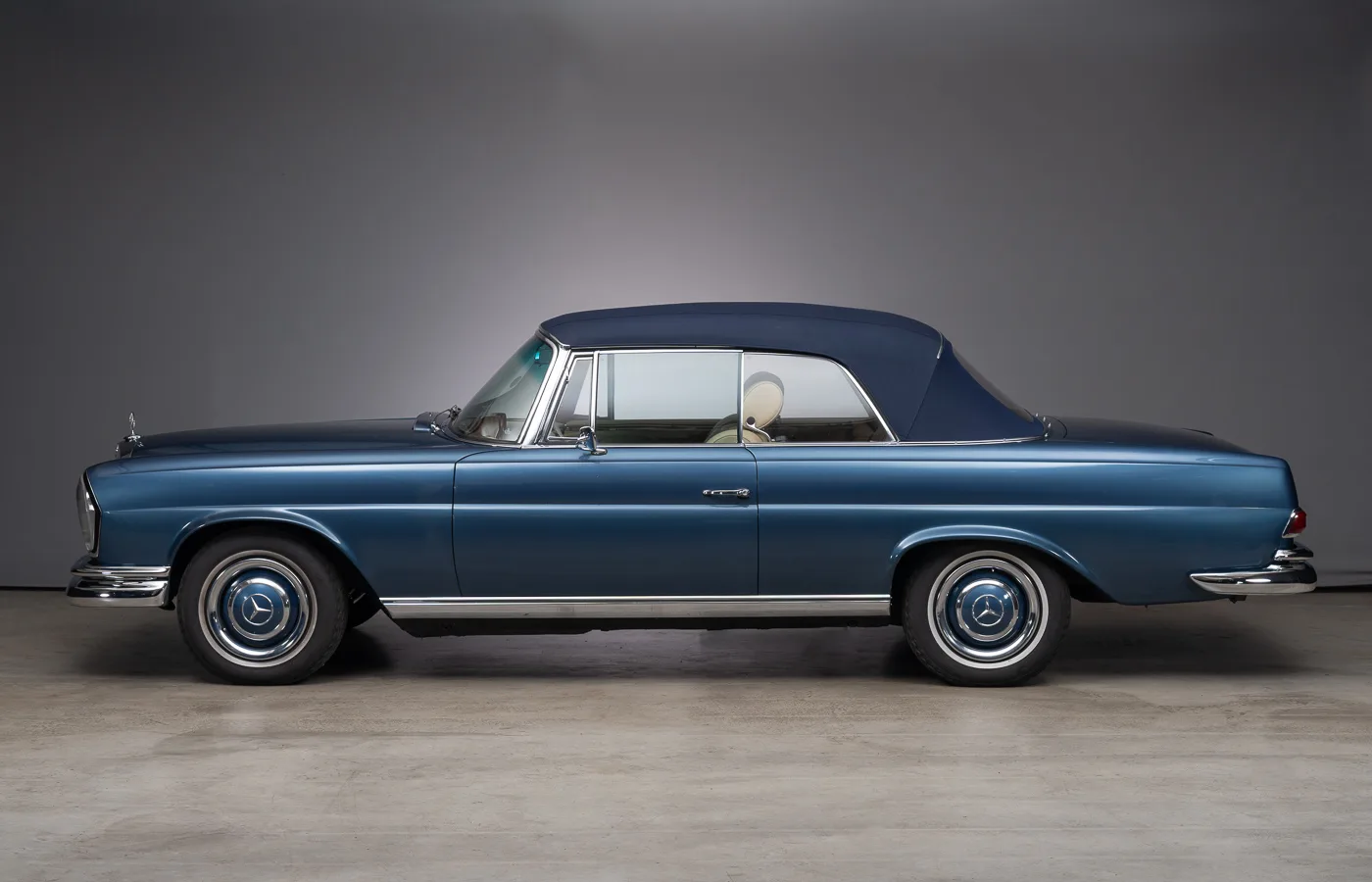 1966 Mercedes-Benz 250 SE Cabriolet, 7/30