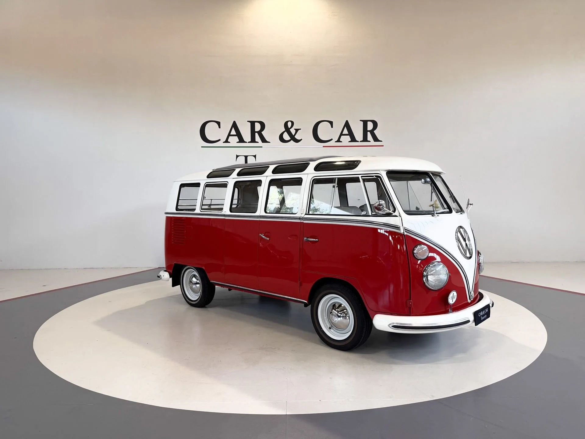 1966 Volkswagen T1 Samba De Luxe angeboten von einem Fachhändler in Lucca, Italien, Hauptfoto