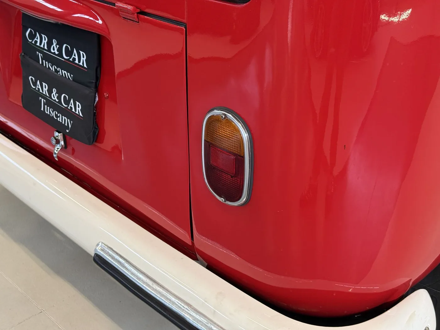 1966 Volkswagen T1 Samba De Luxe proposée par un concessionnaire spécialisé à Lucca, Italie, photo 22 sur 25