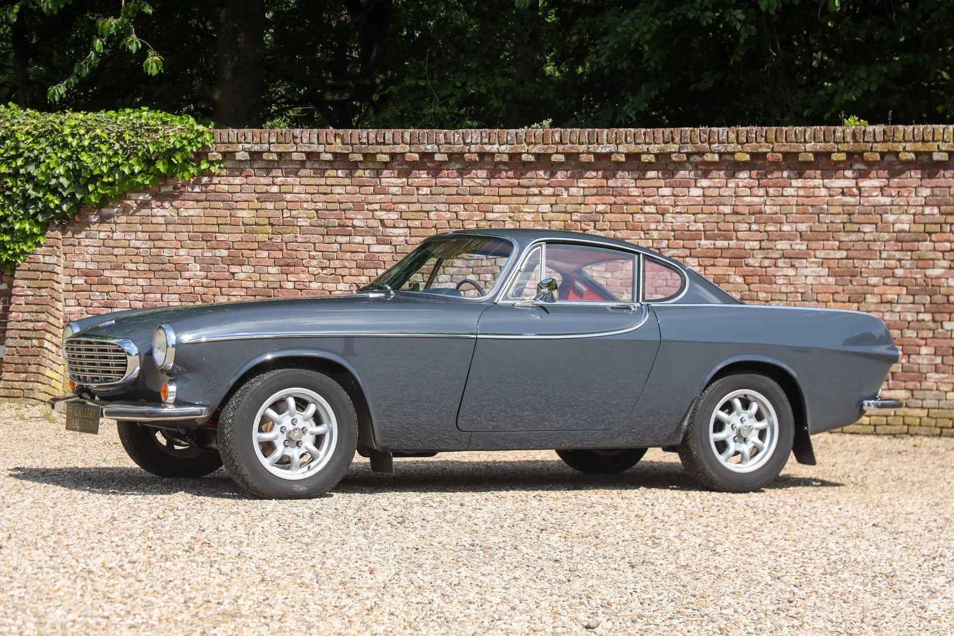 1966 Volvo P1800S, 9/30