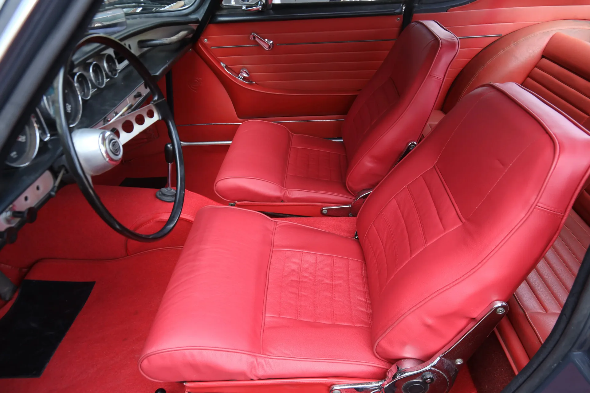 1966 Volvo P1800S, 21/30