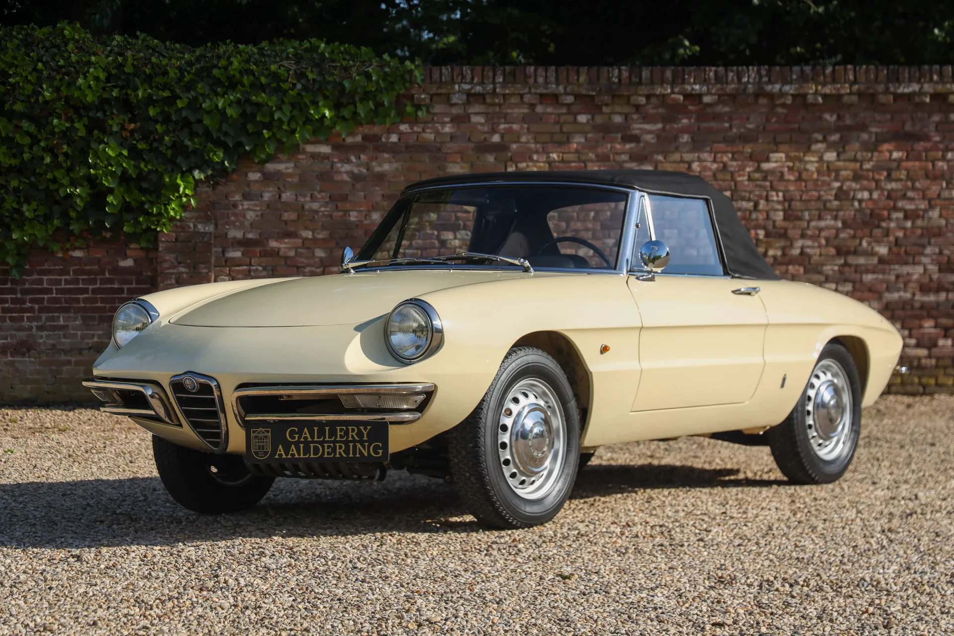 1967 Alfa Romeo Spider 1600 Duetto, 20/30