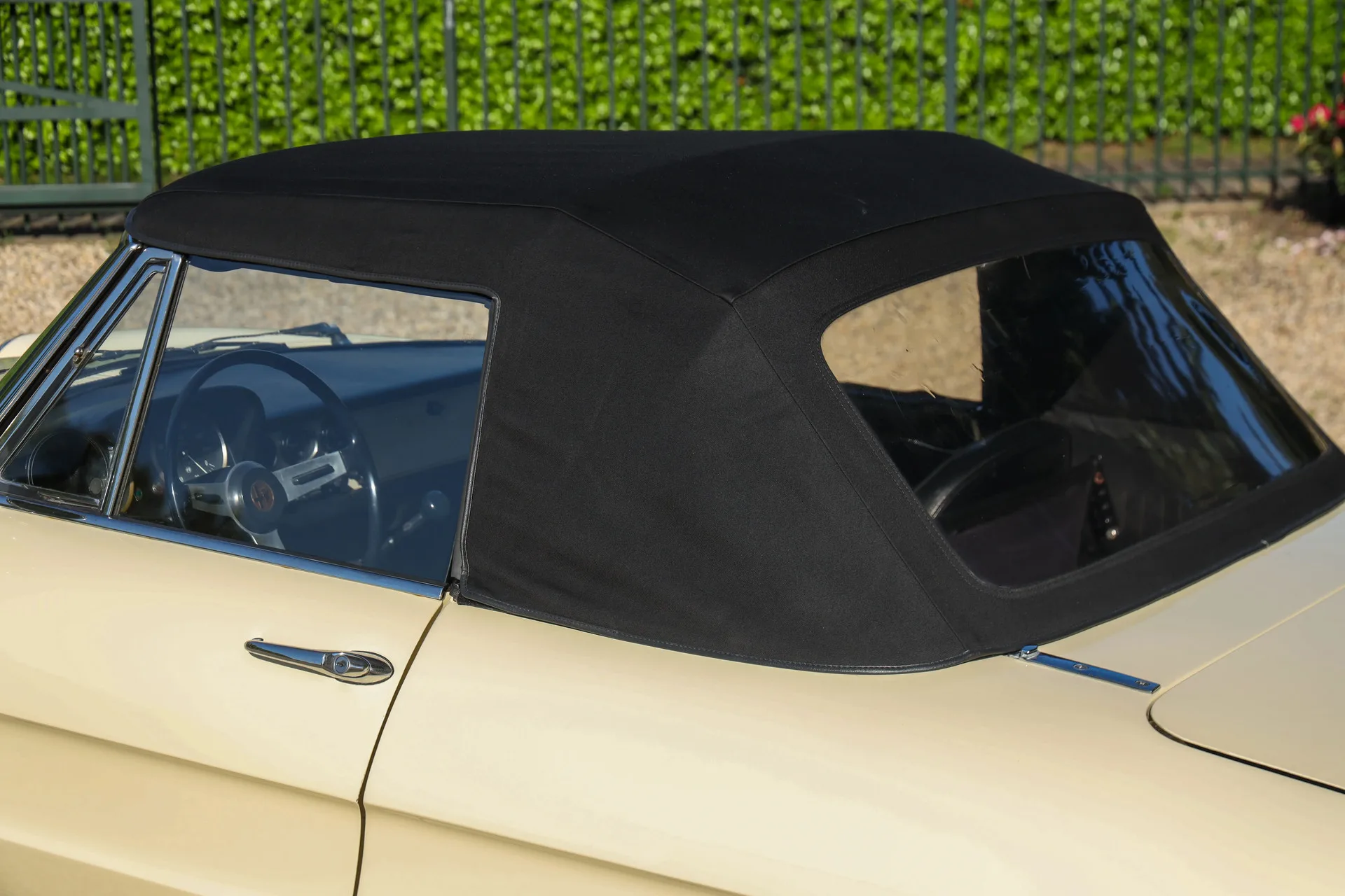 1967 Alfa Romeo Spider 1600 Duetto, 23/30