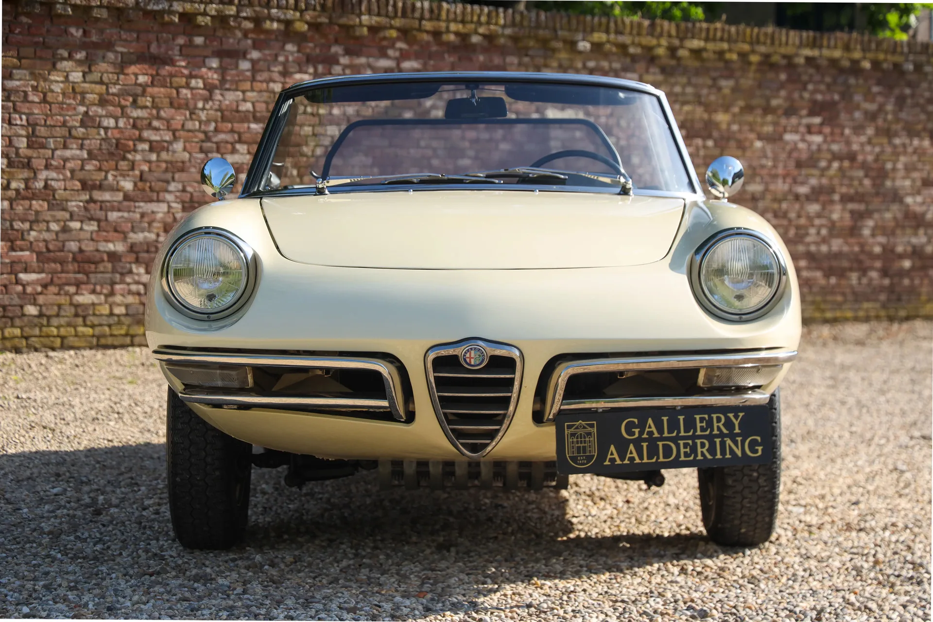 1967 Alfa Romeo Spider 1600 Duetto, 25/30