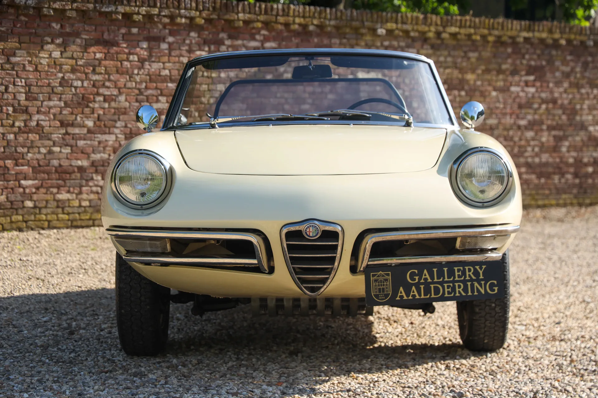 1967 Alfa Romeo Spider 1600 Duetto, 26/30