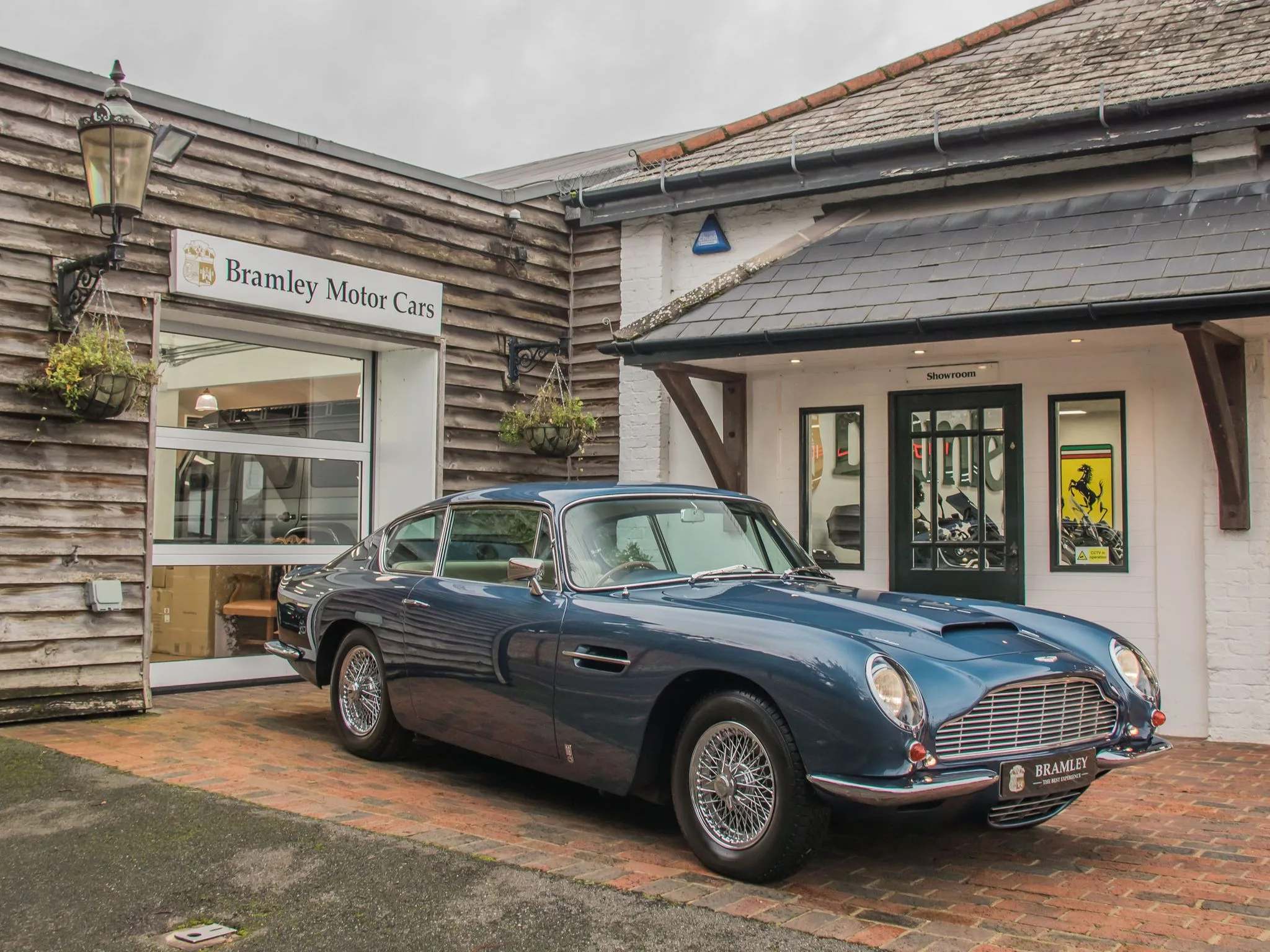 1967 Aston Martin DB6 Mk1, 2/24