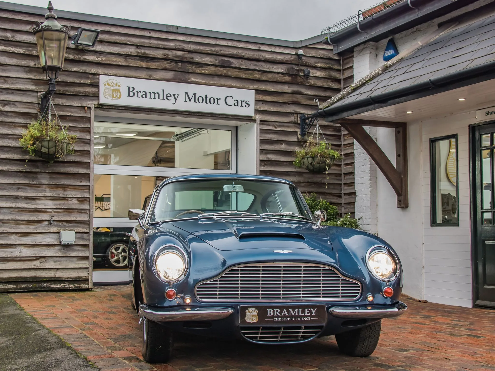 1967 Aston Martin DB6 Mk1, 3/24