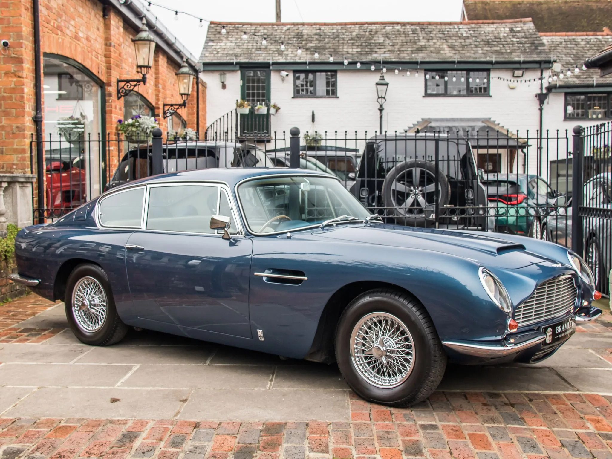 1967 Aston Martin DB6 Mk1, 5/24