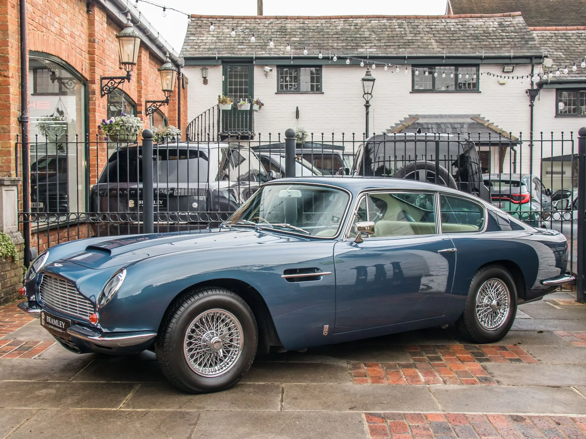 1967 Aston Martin DB6 Mk1, 7/24